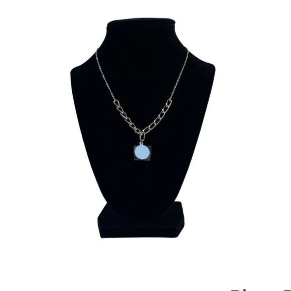 Gold Chain Link Charm Necklace New - Picture 5 of 5